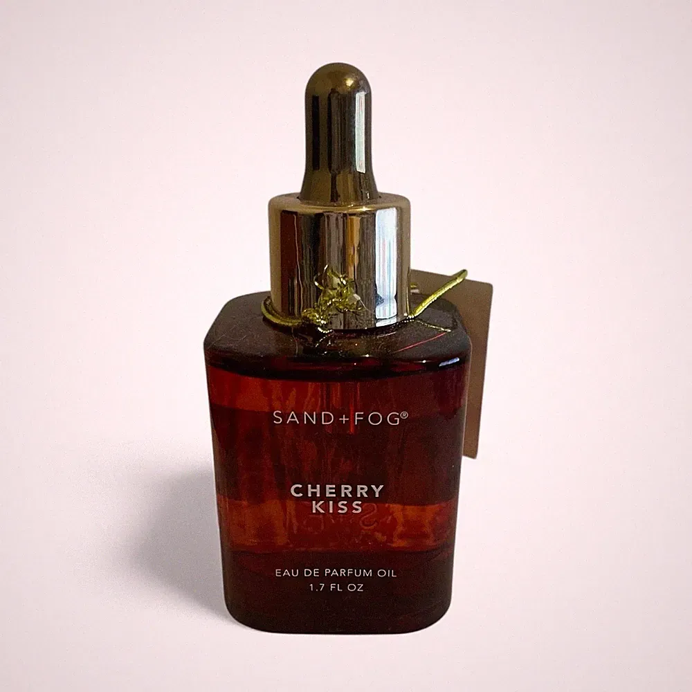 🍒 Sand & Fog Cherry Kiss Eau De Parfum Oil – 1.7 oz / 50 mL – With Dropper New